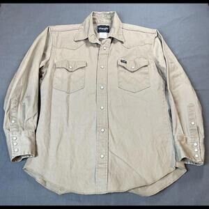 Wrangler Cream Casual Button Down Shirt with Western Style